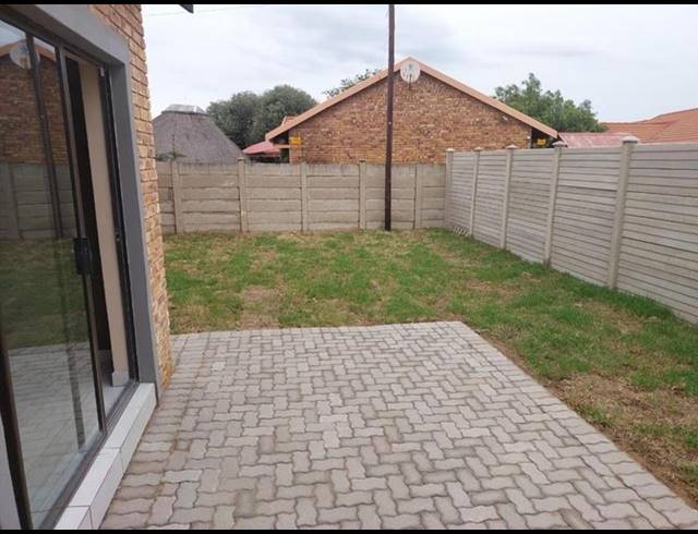 3 BEDROOM TOWNHOUSE FOR SALE IN RIVERSDALE
